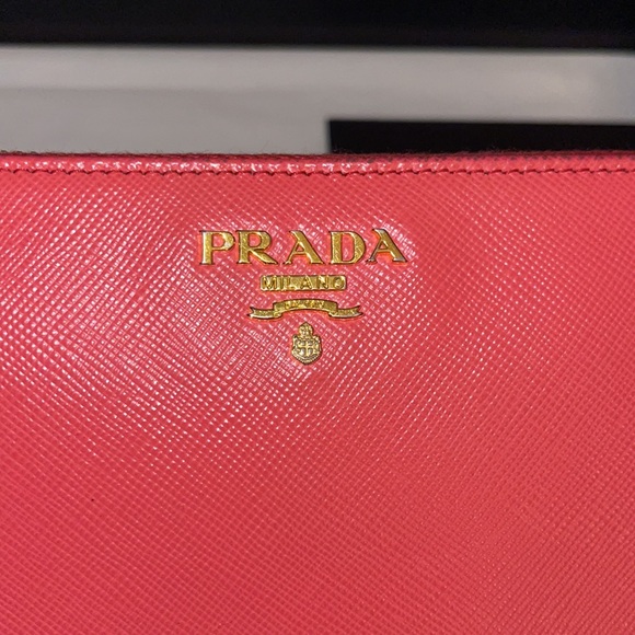 Prada Saffiano zippy long wallet excellent condition Preloved - Picture 3 of 15